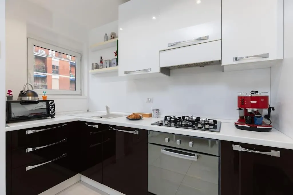 Deluxe Suite With Free Wifi And Netflix Milan Apartment