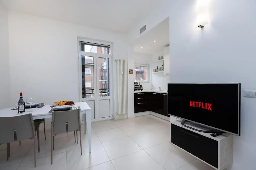Deluxe Suite With Free Wifi And Netflix Milan Italy