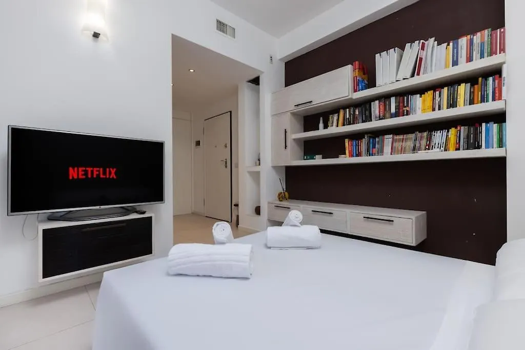 Deluxe Suite With Free Wifi And Netflix Milan 0*,