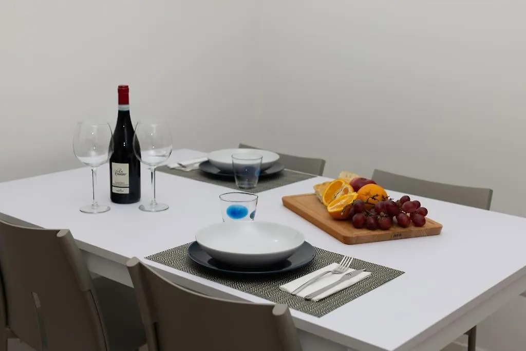 Deluxe Suite With Free Wifi And Netflix Milan 0*,  Italy